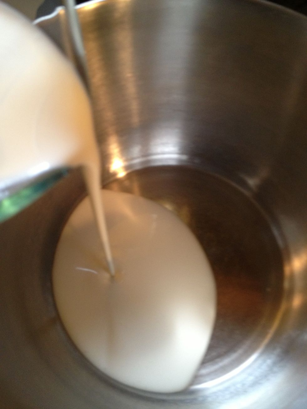 Let's make the whipping cream. Add the cream to a chilled bowl.