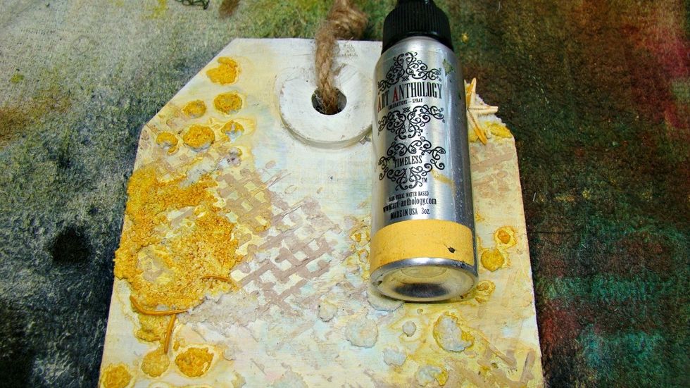 Let's start coloring now, I started with the lightest which is Timeless, and I heat set each color of spray before going to the next.