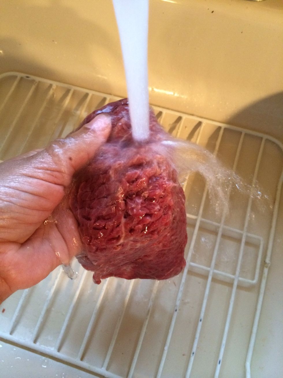 Let's start this easy peasy dish by first washing the cubed steaks and drying them up