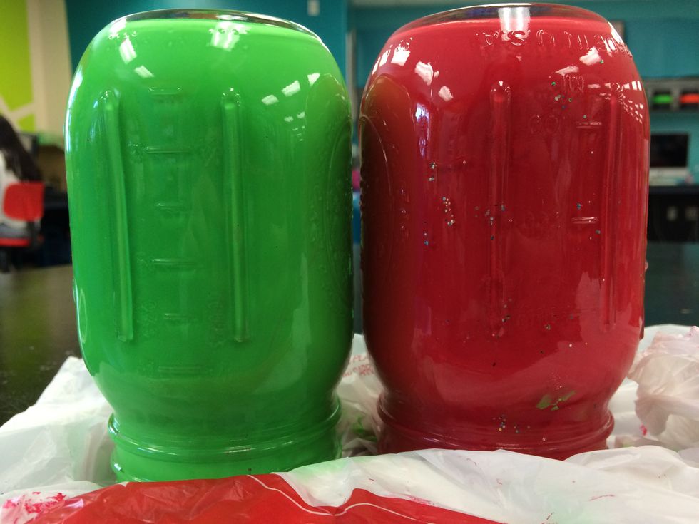 Let the jars sit so the paint can dry.