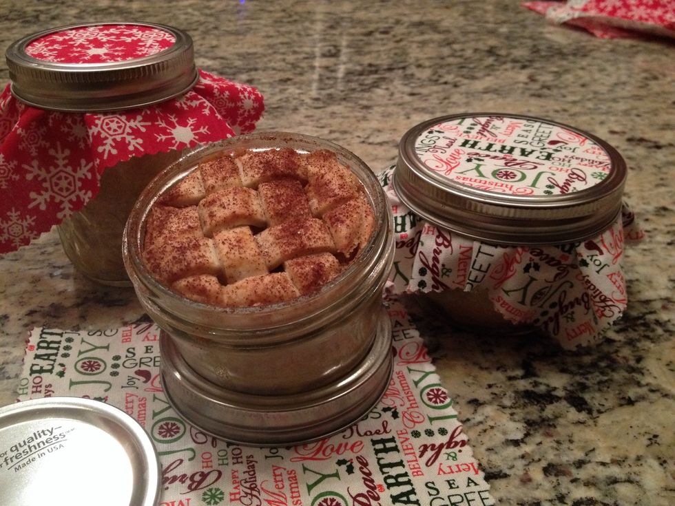 How to bake mason jar apple pies B+C Guides