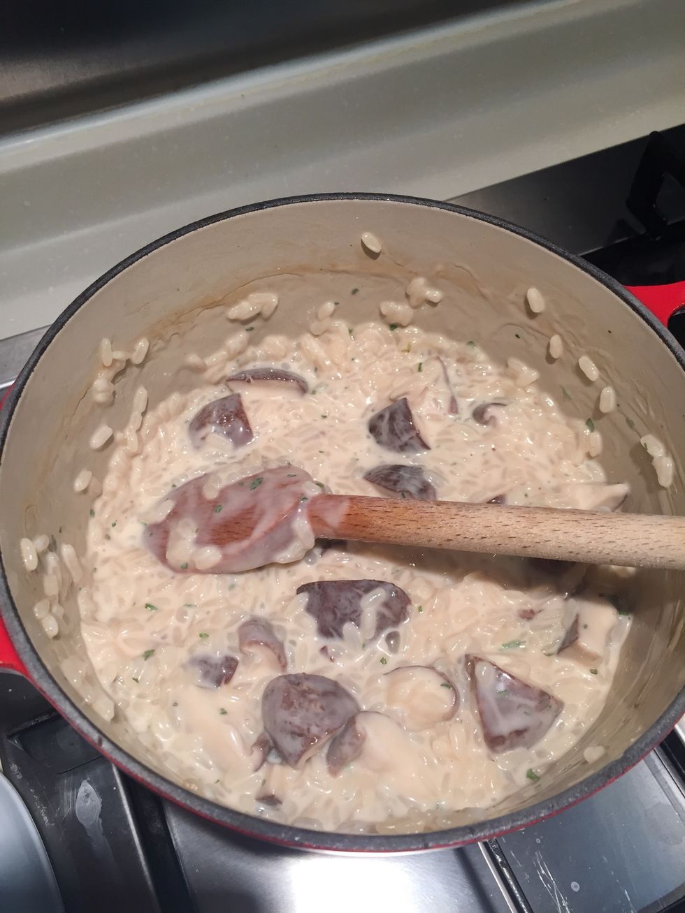 Let the risotto cook for about 12-15min, stir often to combine and avoid it sticking to the pan. Then add in the cream.