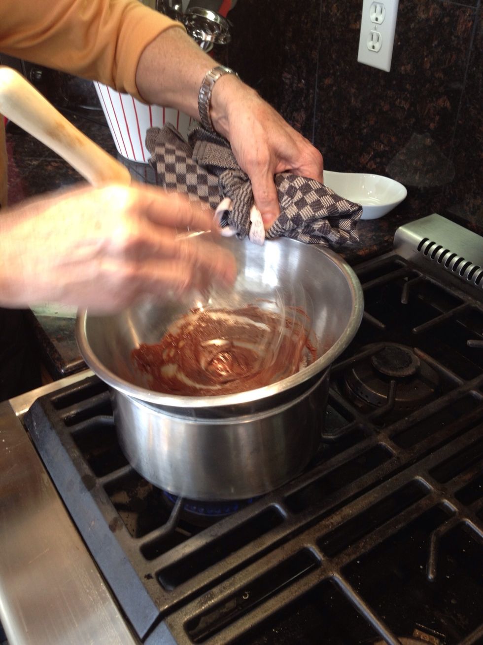 Let the sugar dissolve and mix the ingredients together.