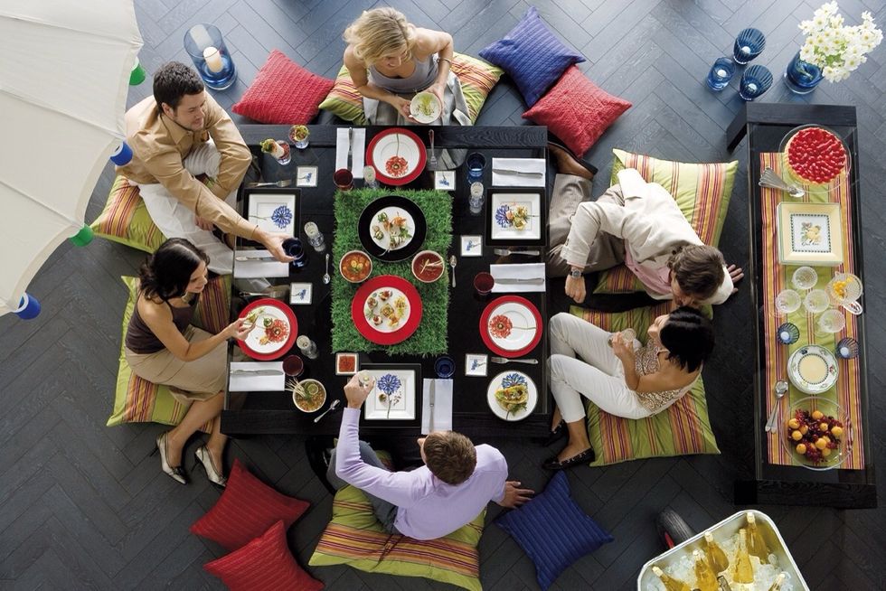 Let Villeroy & Boch dress your table this holiday season. Discover the entire Flora collection and view exclusive sale prices at http://www.villeroy-Boch.com/shop/sale/Flora-dinnerware-clearance.html