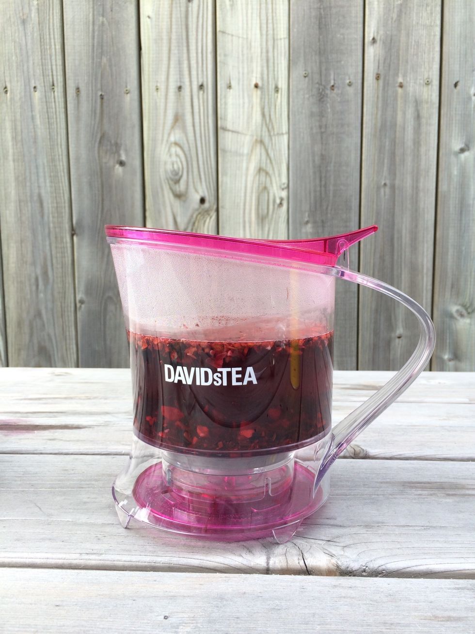 Let your tea steep for 10-15 minutes. The longer you let it steep, the stronger your ice pops will taste.