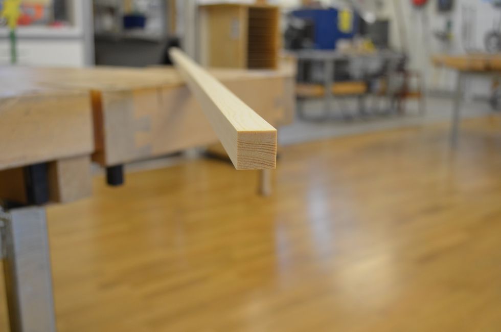 Leta fram en list som \u00e4r ca 20x20 mm och ungef\u00e4r 1200 mm l\u00e5ng, Den skall p\u00e5 l\u00e4ngden r\u00e4cka till 2st 320 mm, 1st 250 mm, 1st 180 mm & 1st 110 mm