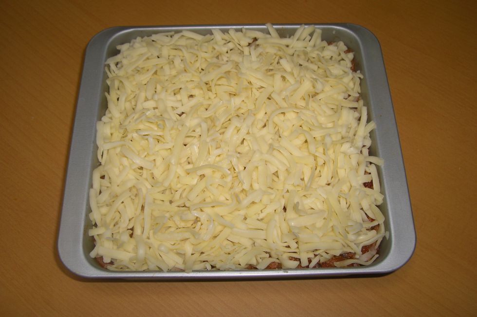 Leve ao forno ate o queijo derreter e gratinar.