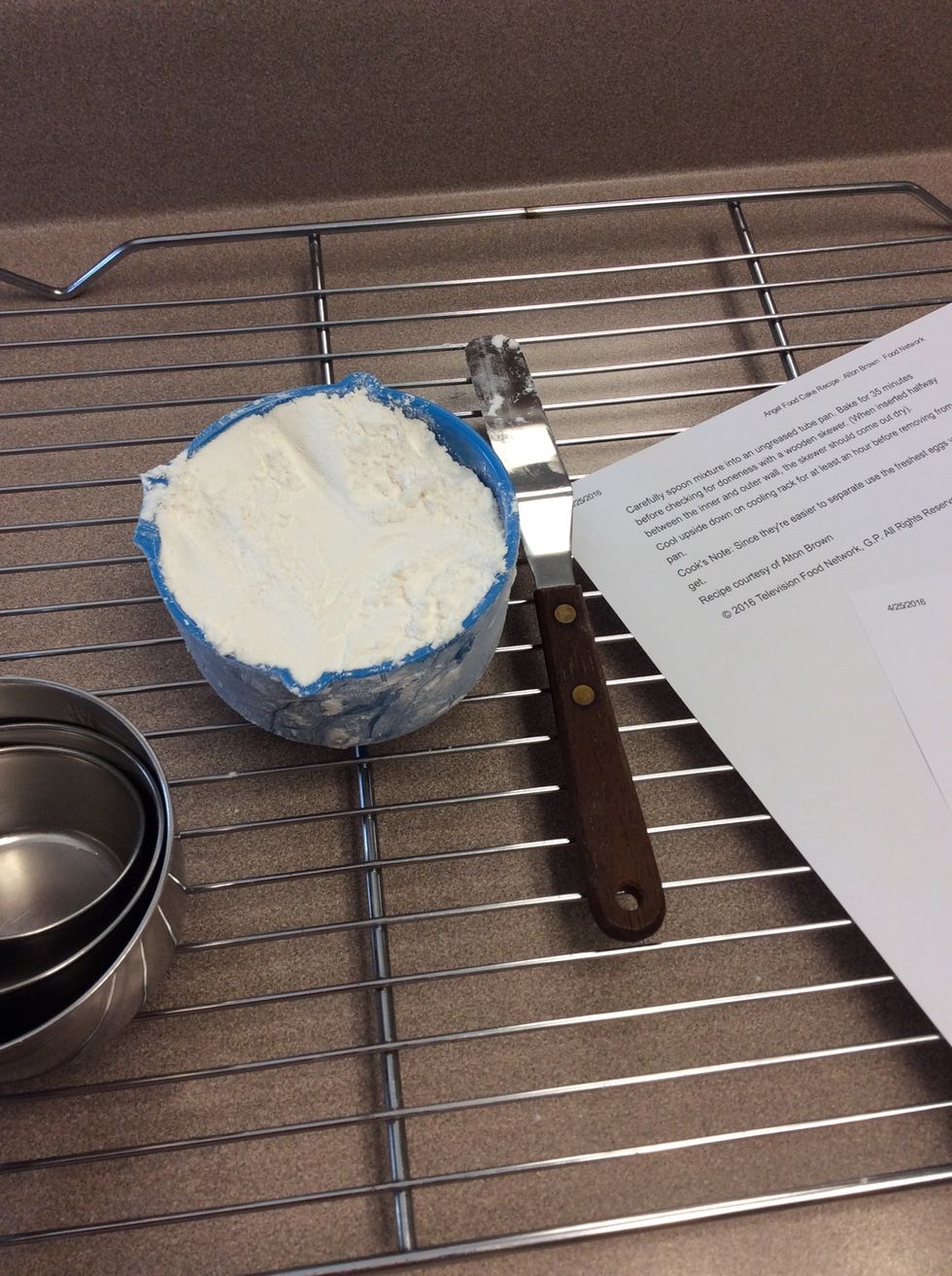 Level off cake flour before sifting.