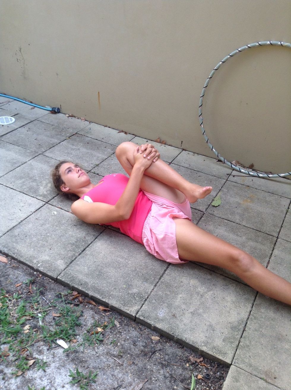 Lift your knee up to your chest like what is shown in the picture. Hold for 15 seconds.