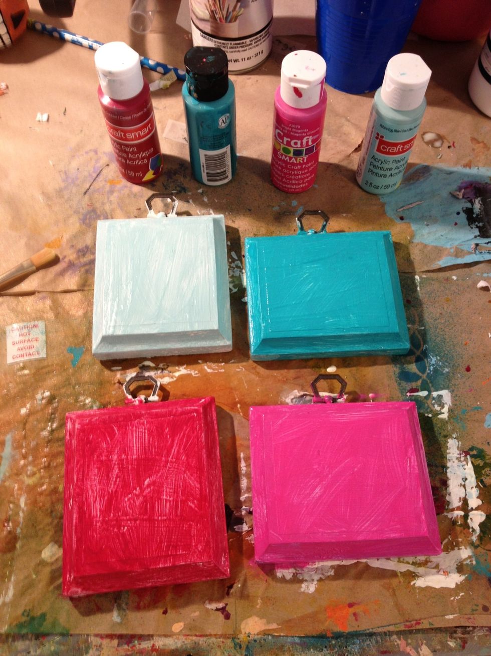 Lightly cover the surface with acrylic paint. I chose bright colors.