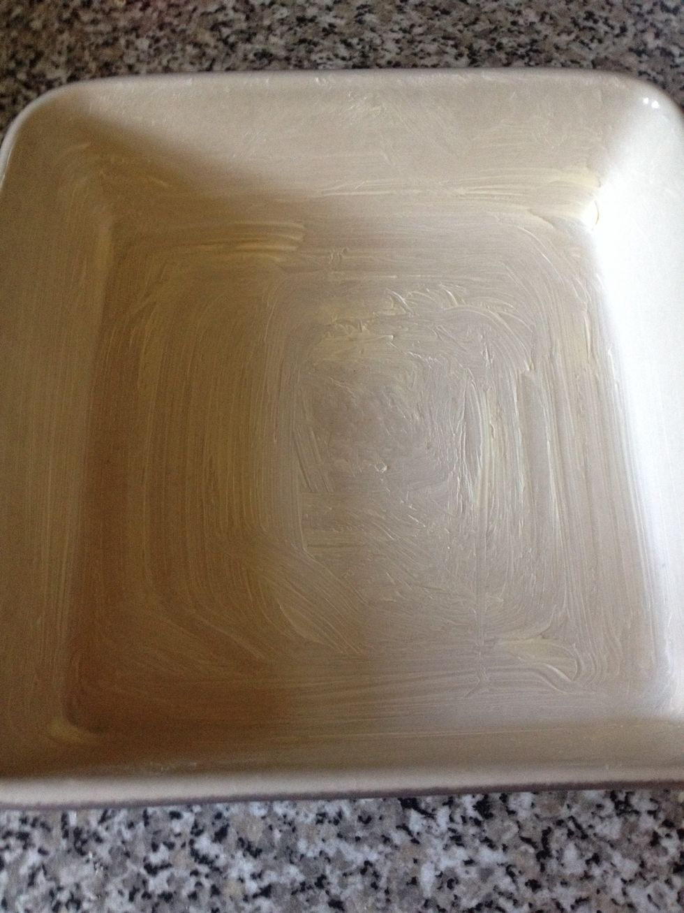 Lightly grease the baking tray