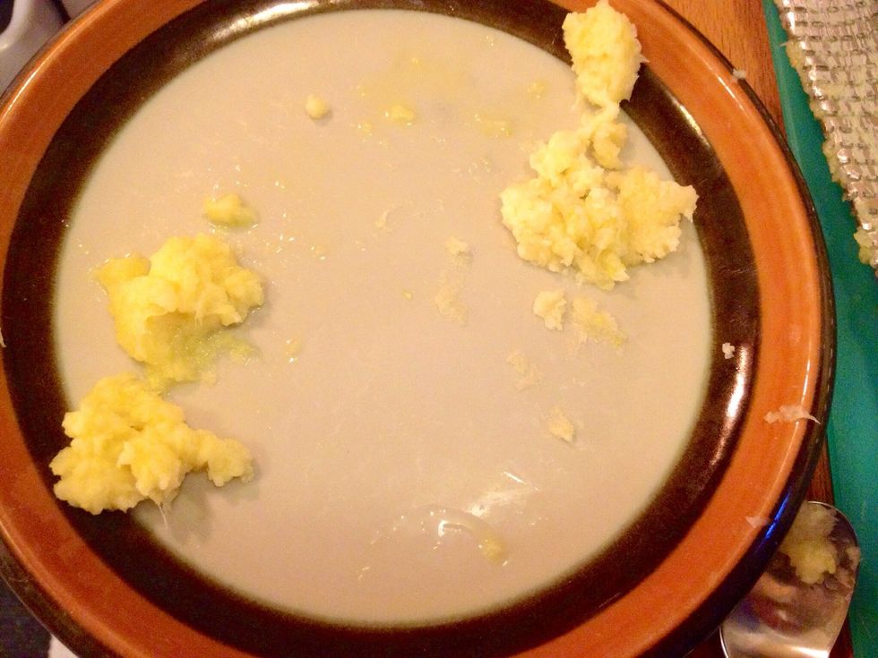 Like so; ginger to the left and garlic to the right.