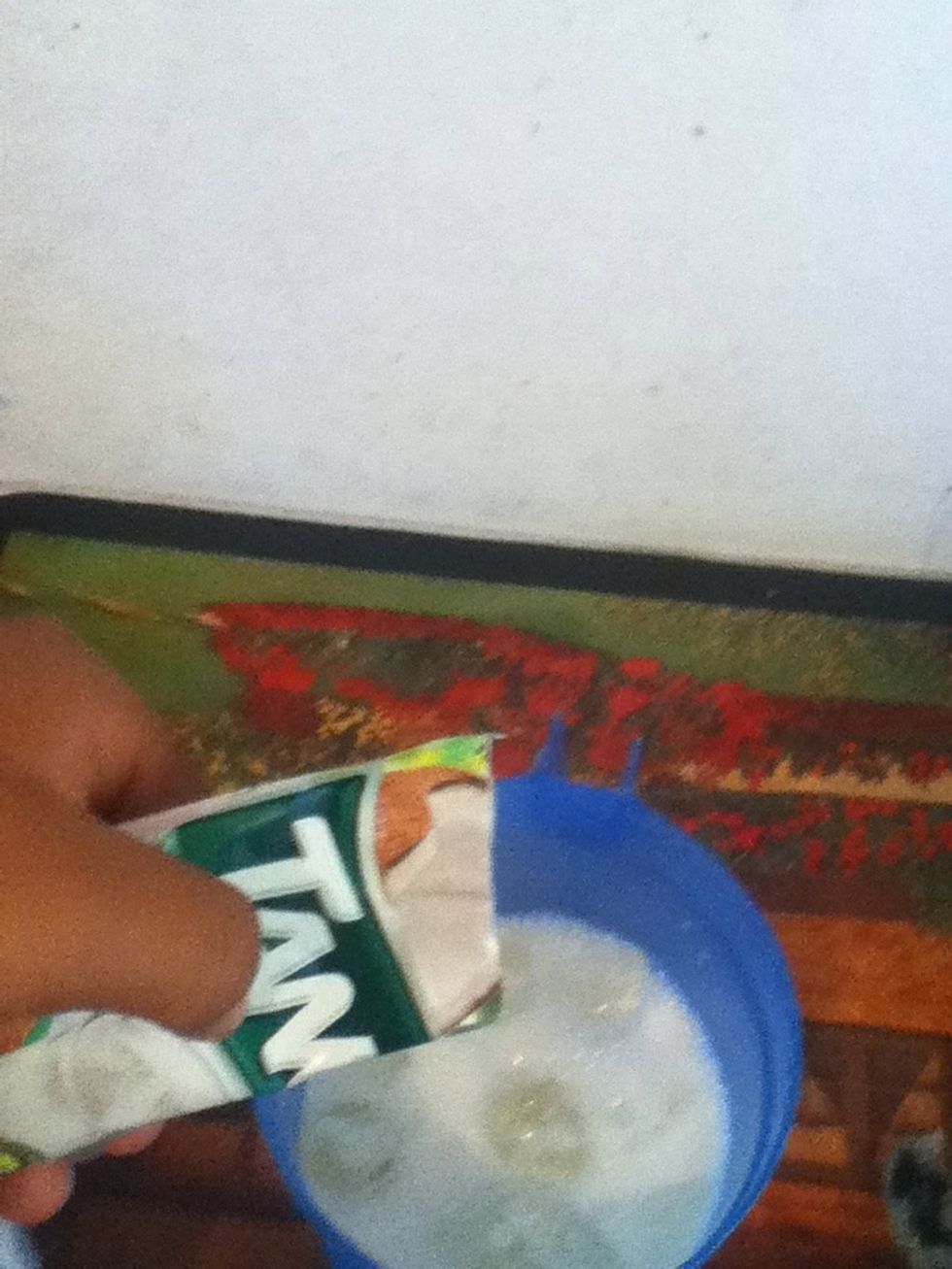 Like this. Note: my flavoring powder its for 2lt. So i only add a half