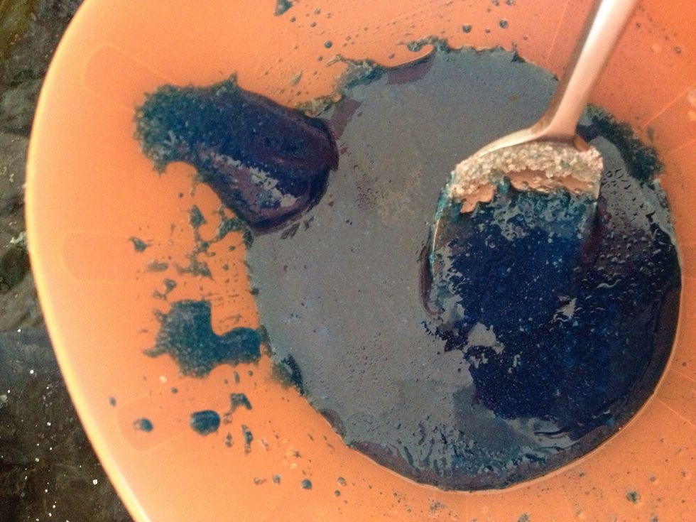 Like this. The consistent have  to be full of sugar. And if you take a little bit of scrub on the side, it have to go slowly down:-)