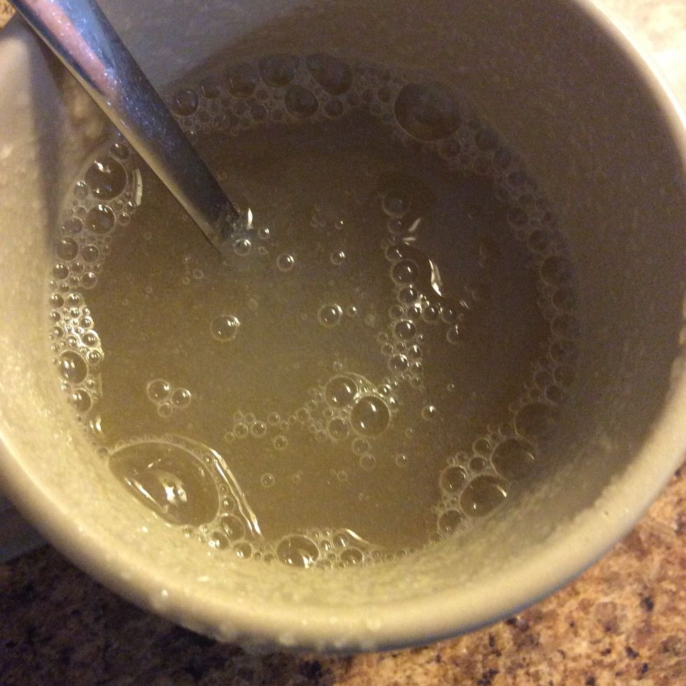 Like this. Then we let it sit for 15 minutes while it gets a spongy consistency.