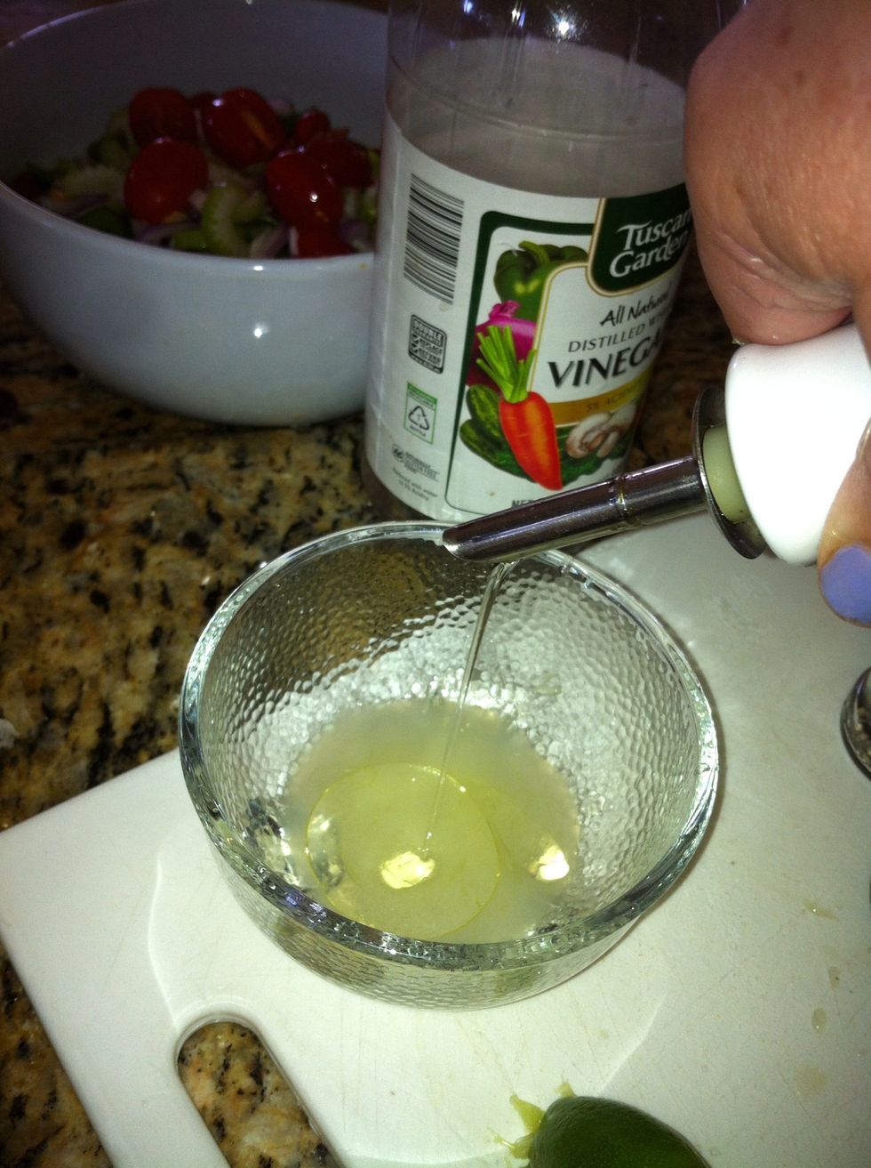 lime or vinagrate, salt, olive oil, bjack peperr,