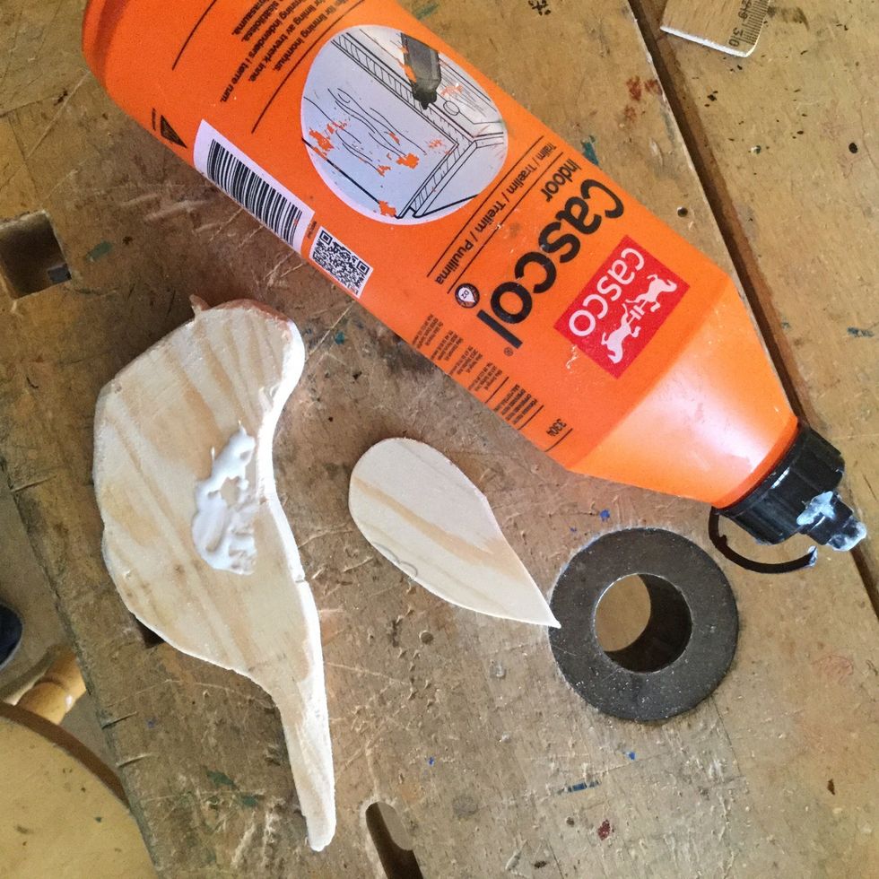 Limma fast vingen med tr\u00e4lim.