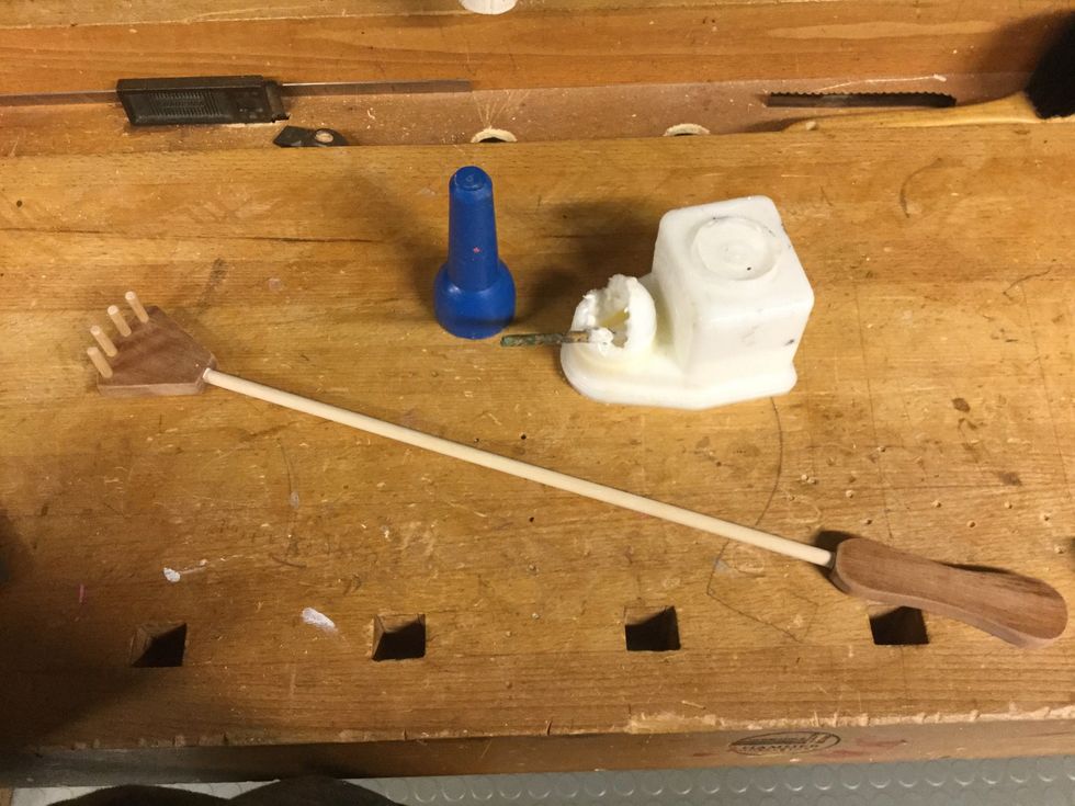 Limma ihop med tr\u00e4lim och l\u00e5t torka en stund.