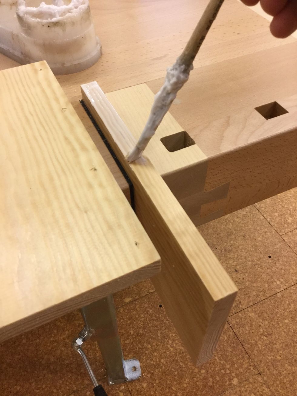 Limma med tr\u00e4lim p\u00e5 kanten.