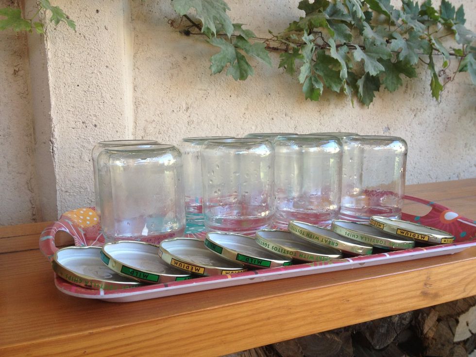 Limpiar los frascos de vidrio donde guard\u00e1remos nuestra mermelada