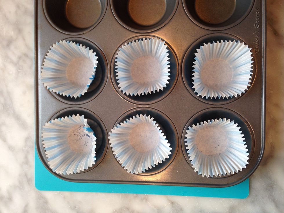 Line a muffin tin