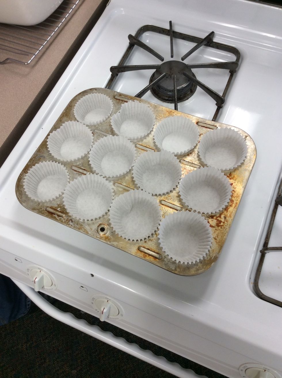Line pan with baking cups