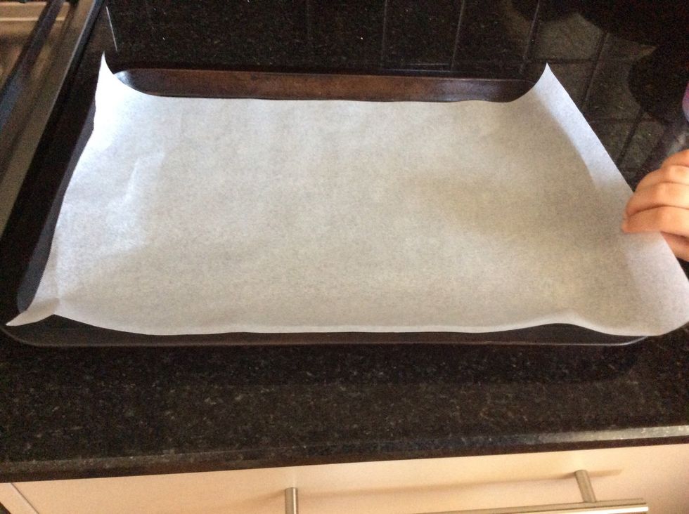 Line tray with baking paper