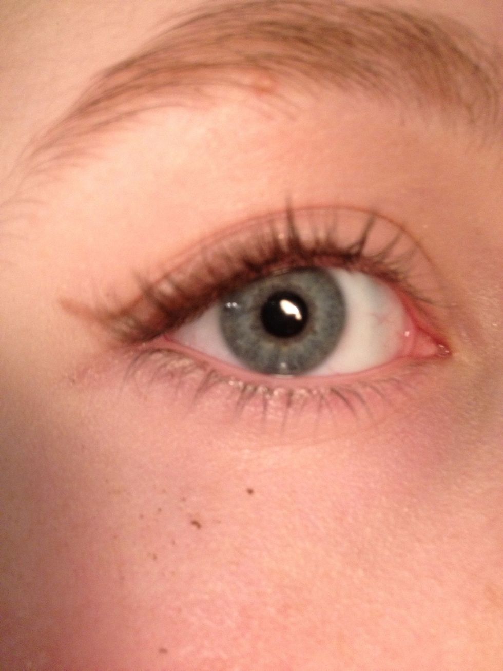 Line upper lashline and flick out.