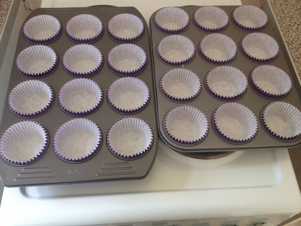 Line your tray with cupcake cases. This recipe will be enough for 24 cupcakes.