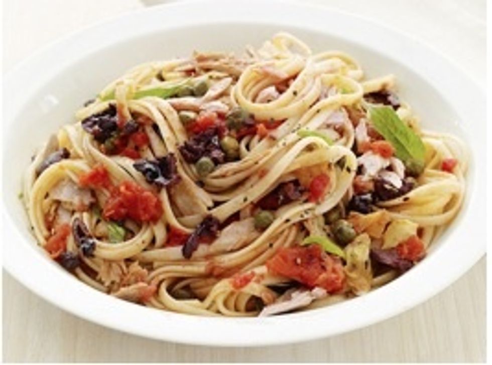 Linguine with Tuna Puttanesca
