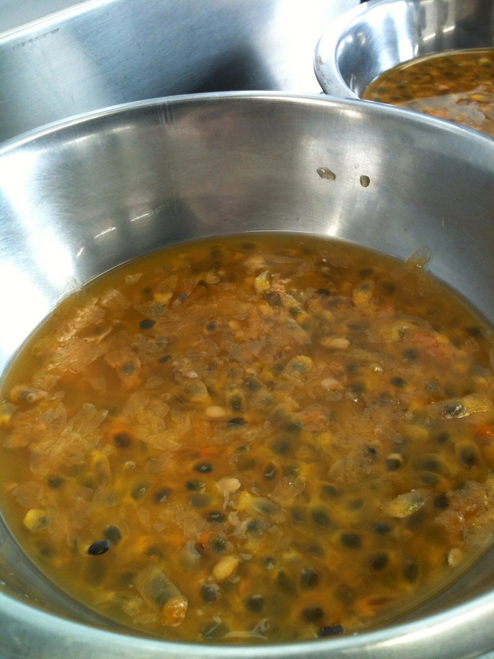 Liquefy the pulp in the blender for 5 seconds