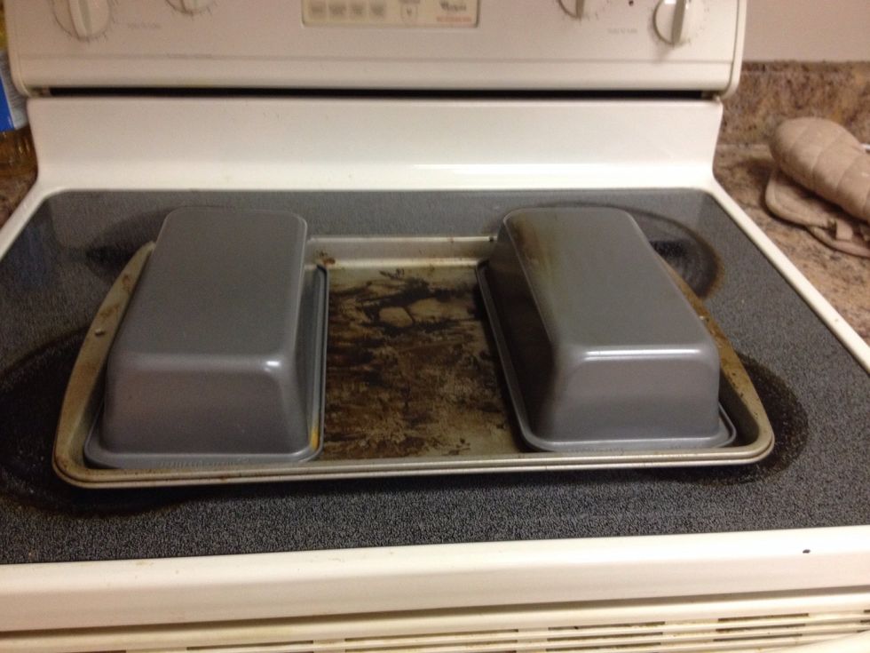 Loaf pans. Sheet pan.