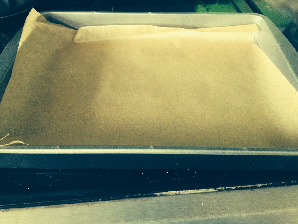 Lone a baking tray pre heat oven to 160 fan or 180 decrees