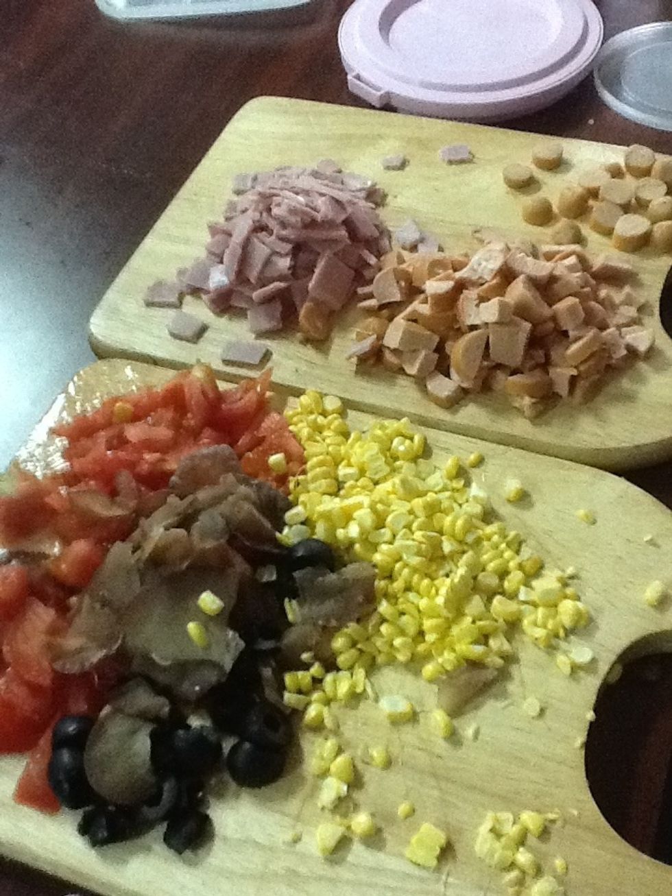 Look at all the delicious toppings.