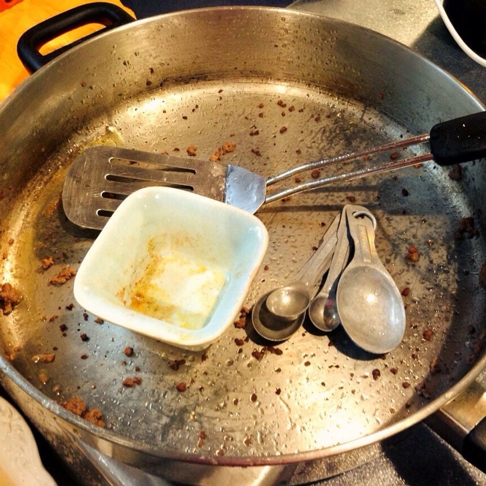 Look at how little of a mess we have!  Clean up is super easy!  You know how I am about clean up (ie buttery cinnamon bars). It's mostly because I fear my mother in laws wrath! J/k