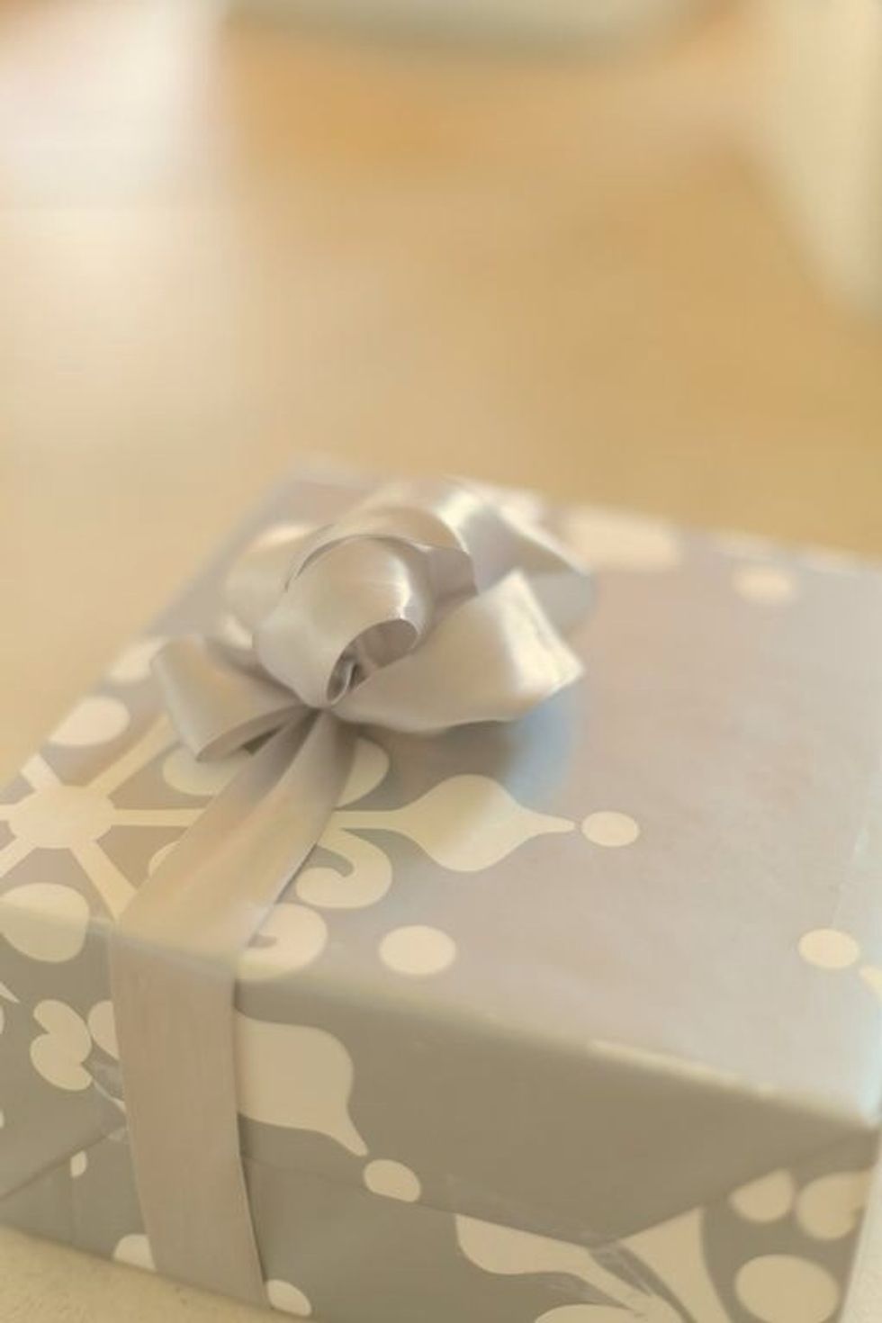 Look at that pretty bow you just made! The ends should go into hiding under the loops naturally. If not, just cut the remainder and tuck them under.