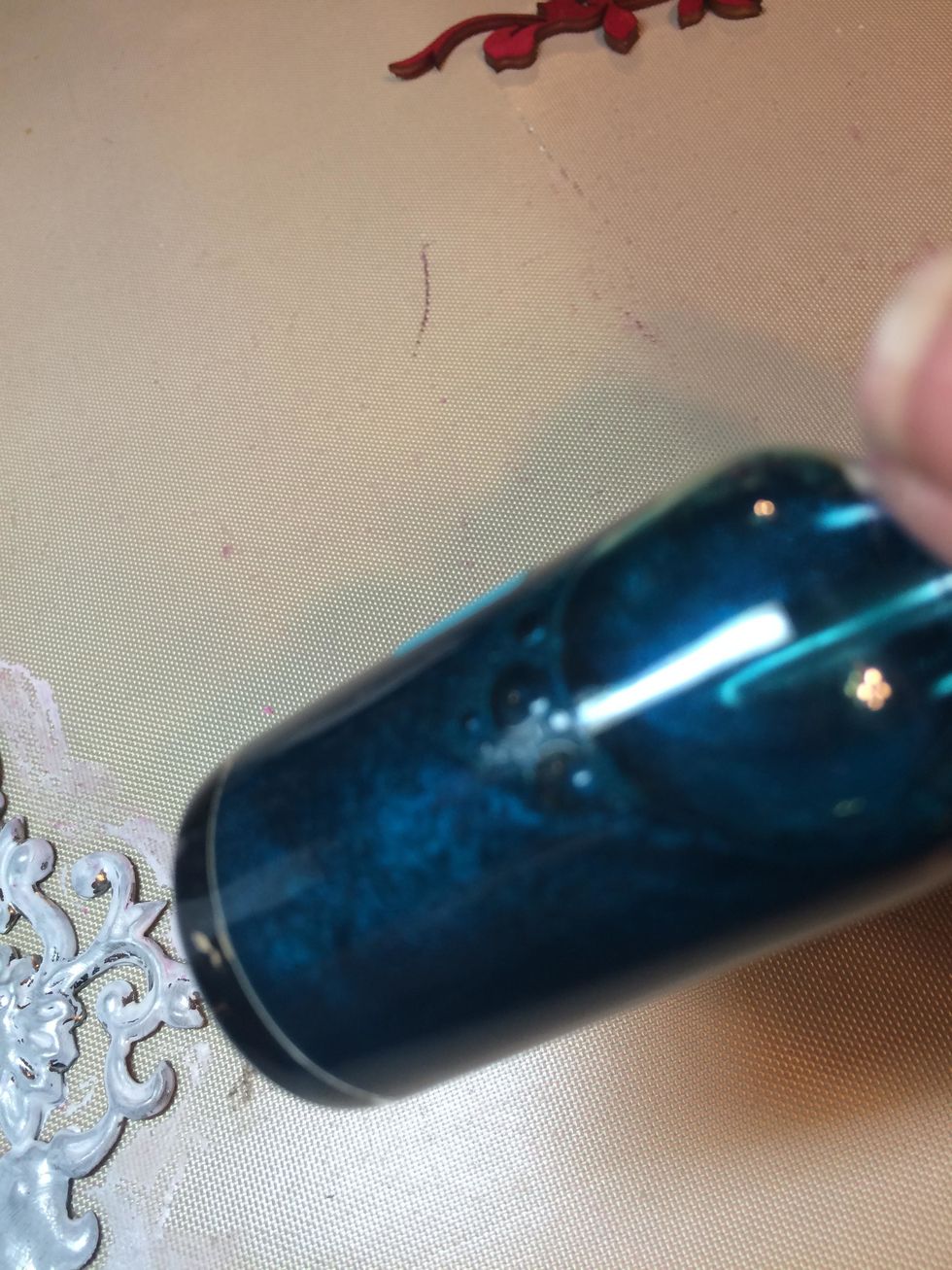 Look at that shimmer swirling around in the bottle! Yummmmm....