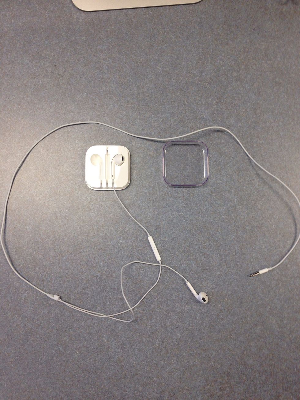 Look on the EarPods and see that each one has either a letter "L" or a letter "R".  Get the one with the letter "R" and place it inside the Travel Case in the right Place Holder as seen in the photo.