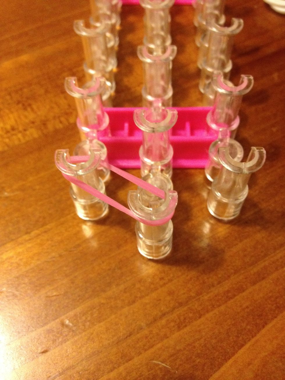 Loop first band from Bottom point to first left pin