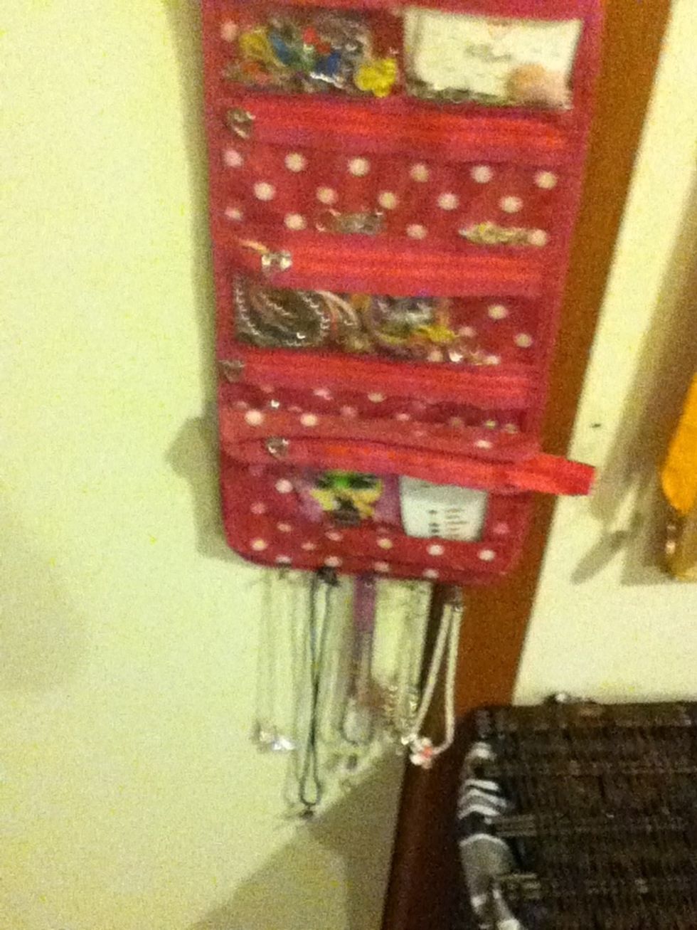 Love jewelry Gurlll any girls dream is to own lots of jewelry