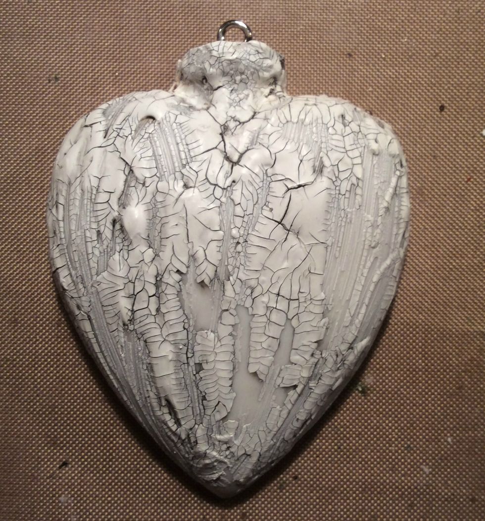 Love the aged appearance the cracks give to this heart.