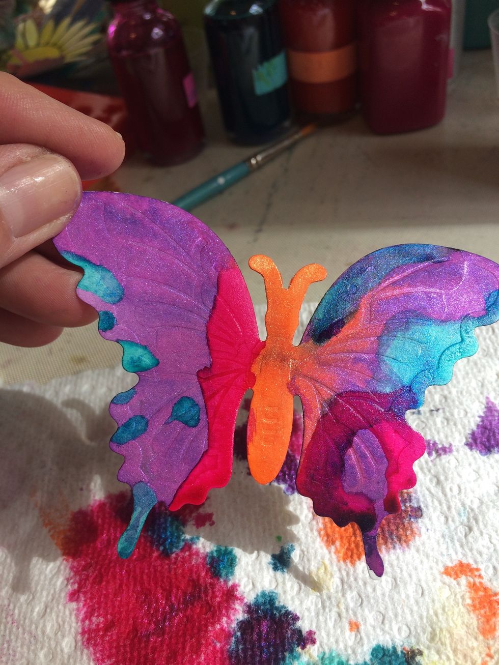 Love the finished butterfly and the shimmer!