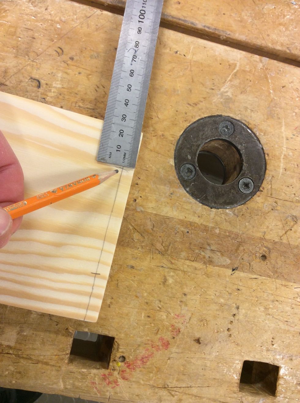 M\u00e4rk ut p\u00e5 linjen var du ska f\u00f6rborra.