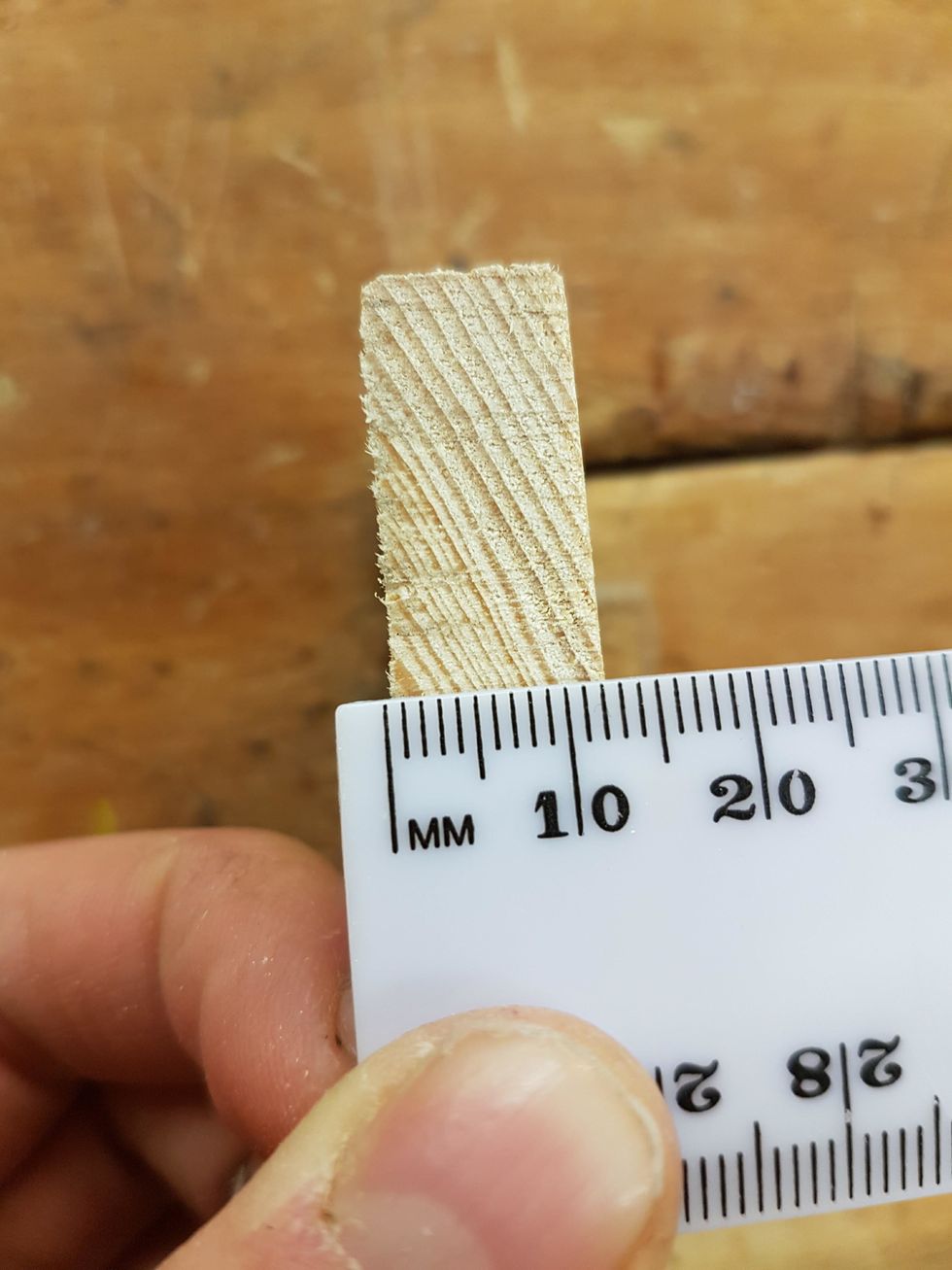 M\u00e4t tjockleken p\u00e5 din br\u00e4da.