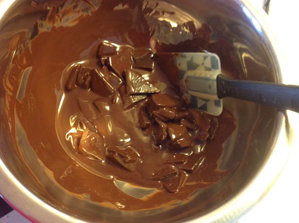 M\u00e9langer le chocolat.