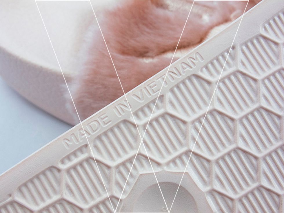 Made In: Fenty Fur Sliders will have the country of manufacture debossed into the sole. Make sure the typeface used is correct and that the letters are clear and sharp.
