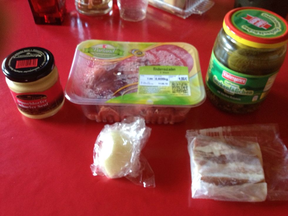 Main supplies... I forgot to add the list of supplies for the gravy... All u need is flour, salt & pepper to taste & water...