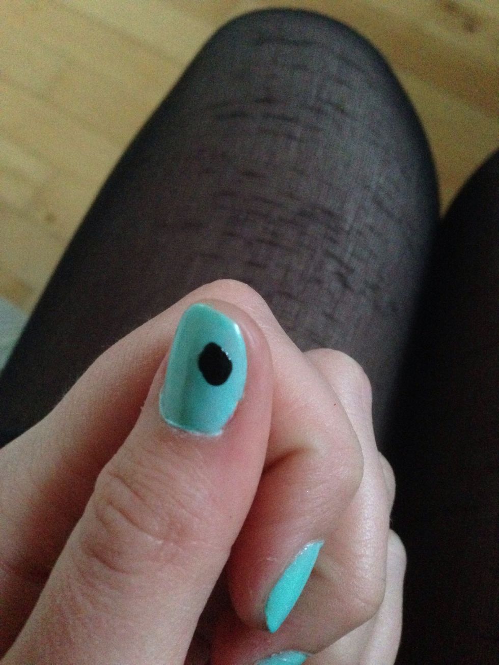 Make a Big dott on your nail!\ud83d\udc8b