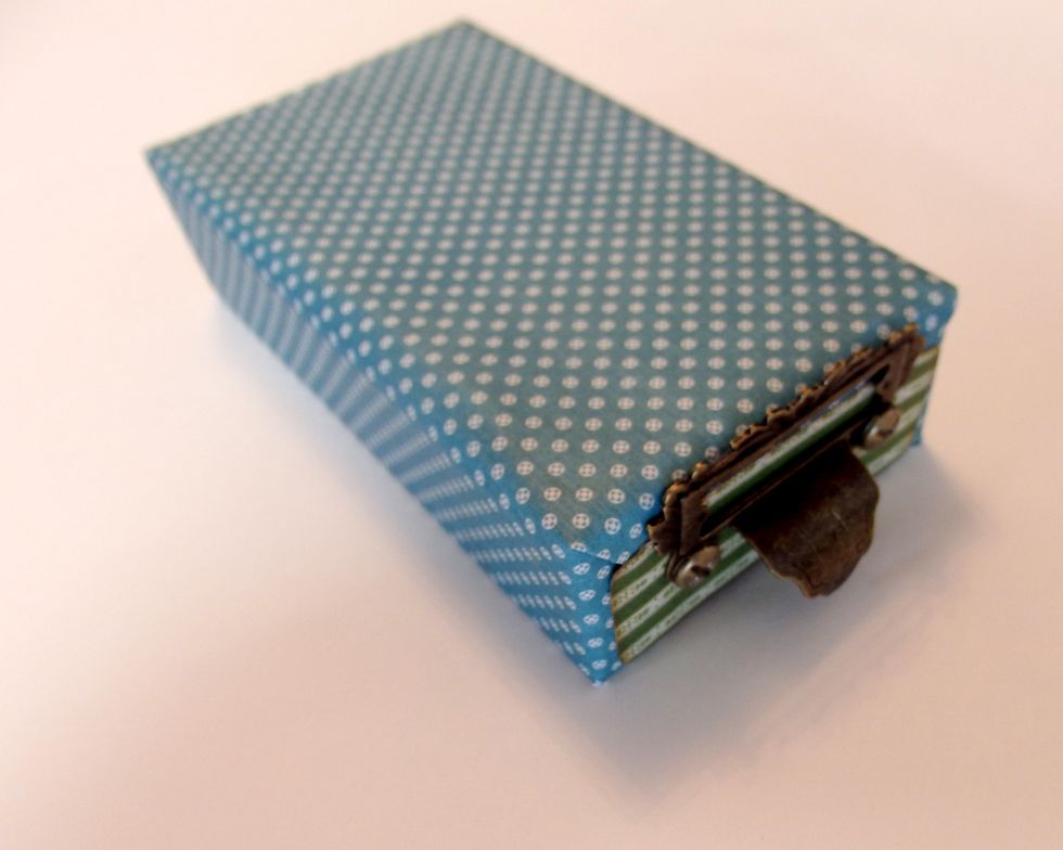 make a bottom, covered with Graphic45 Time to flourish 6\u2019 pad