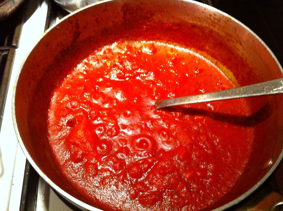 Make a homemade Marinara.  3 garlic cloves. 1 Can of  Marzanos, a carrot, and white wine. Saut\u00e9 garlic/carrot  in olive oil over med/low heat for 5min. Add in tomato. add white wine. Salt.  Simmer